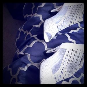 Sparkle dress shoes